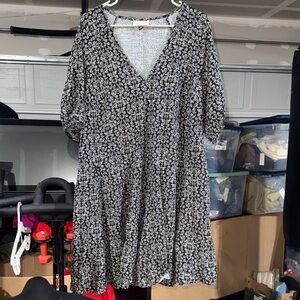 Size XXL Universal Thread Black and White Floral Long Sleeve Dress